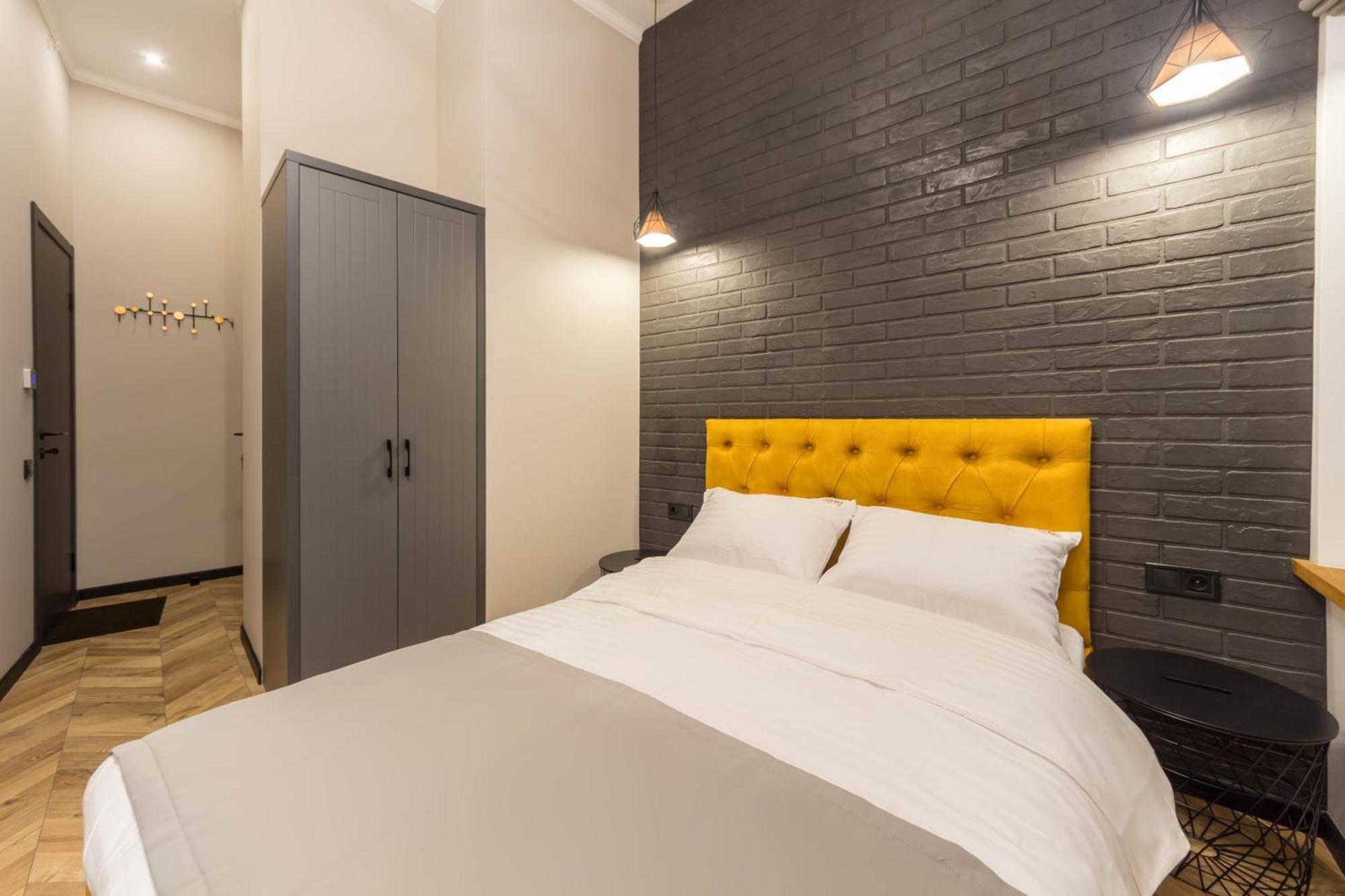 Cheap Apartment *